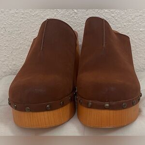 Girl MIA Angela Cog Brus Suede Studded Clogs size 10M Brown